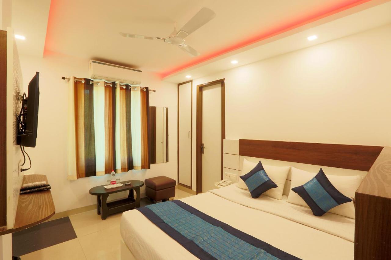 Hotel Airport Star Нью-Дели Экстерьер фото